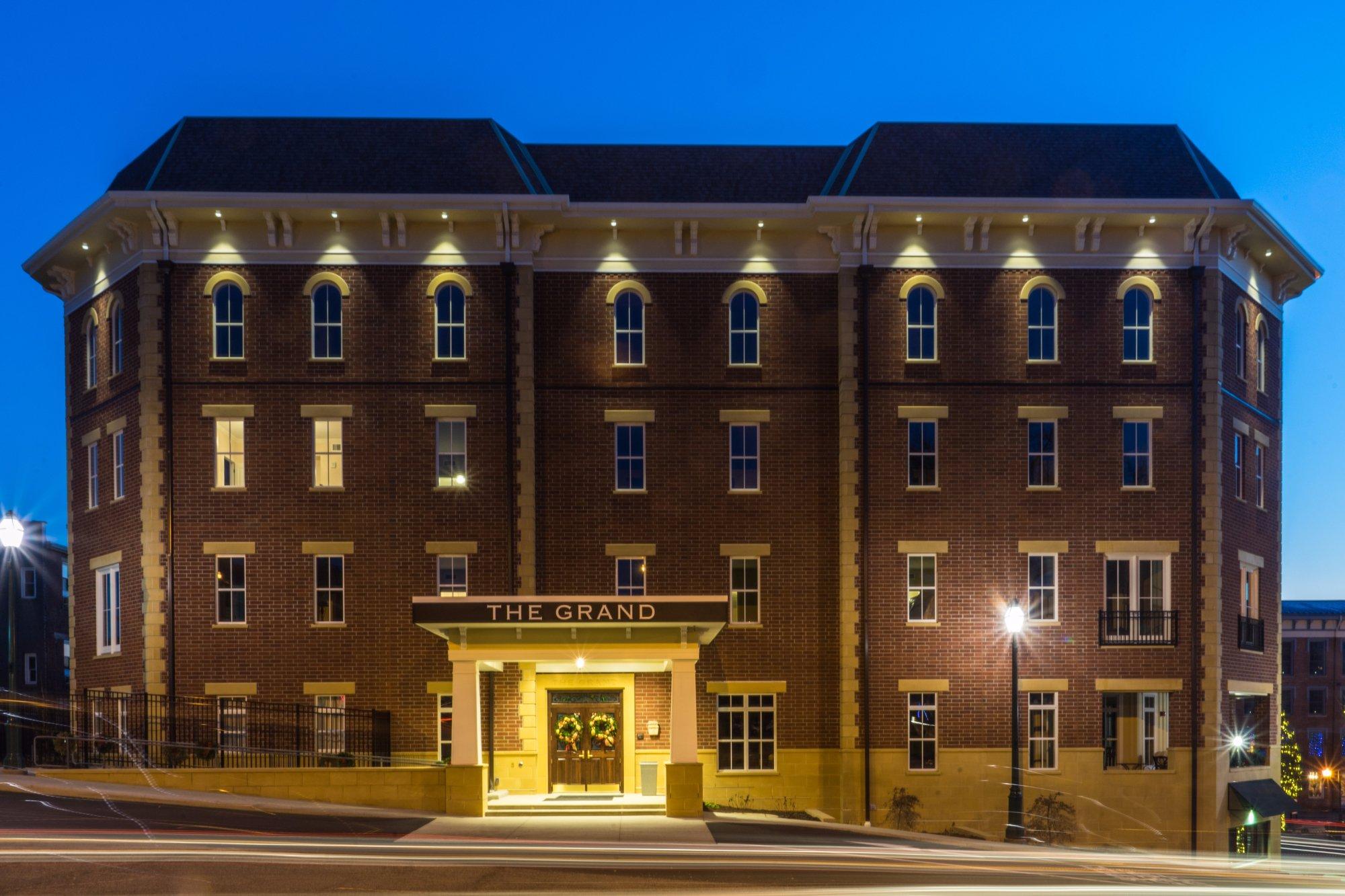 The Mount Vernon Grand Hotel Buitenkant foto